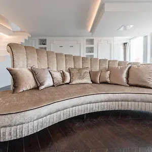  Apartment Luxury Down Town